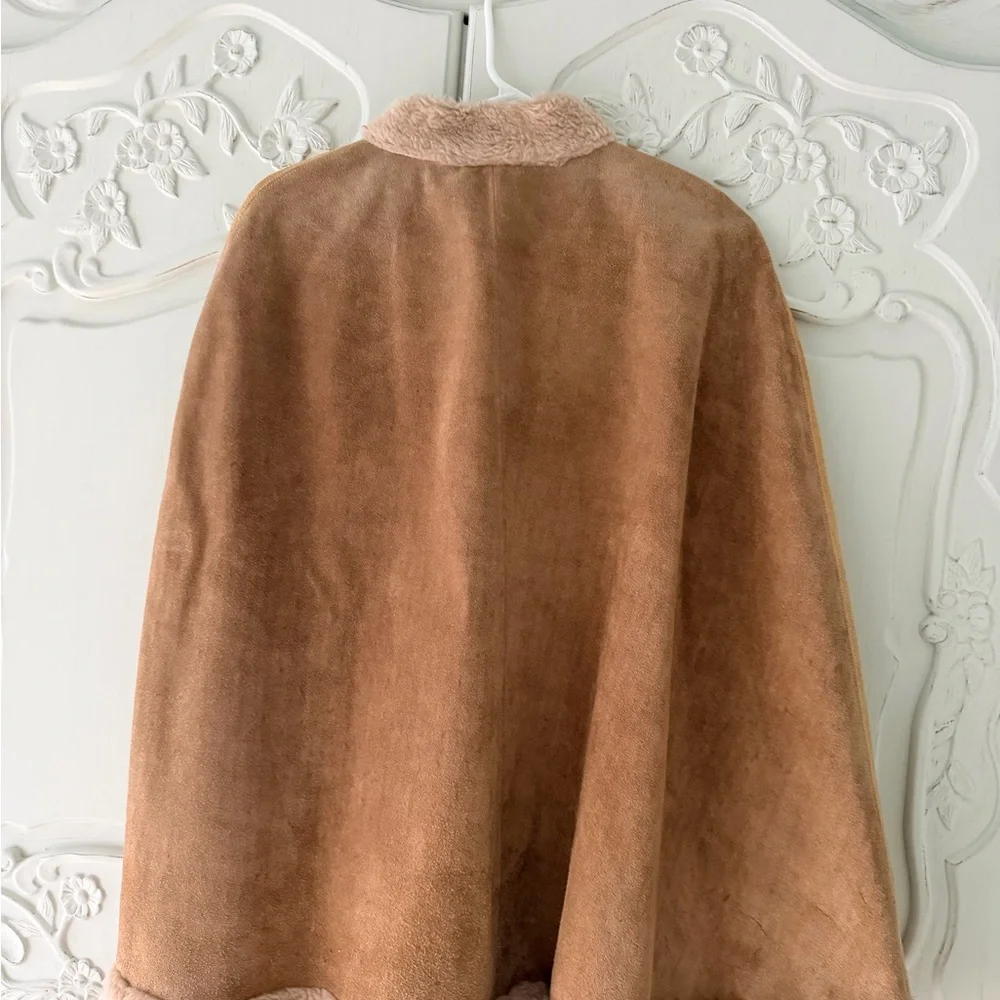 Vintage 70’s Suede Tan Boho Faux Fur Women's Cape - Picture 2 of 2
